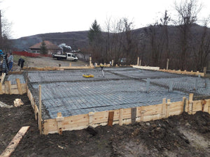 Montage de la grille pour couler la dalle du projet de pension agrotouristique thumbnail