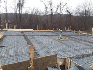 Montage de la grille pour couler la dalle du projet de pension agrotouristique thumbnail