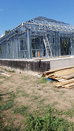 Montage de la structure métallique pour un projet de maison à Galati thumbnail
