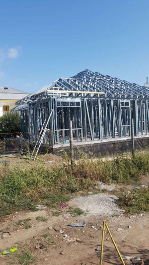 Montage de la structure métallique pour un projet de maison à Galati thumbnail