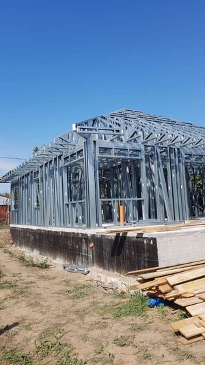 Montage de la structure métallique pour un projet de maison à Galati thumbnail