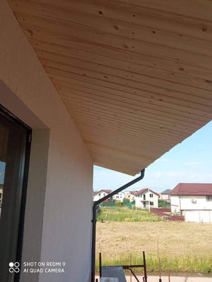 Montage d'une poutre en bois pour la maison en métal de 115 mètres carrés à Bucarest thumbnail