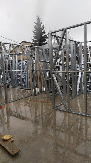 Montage structure métallique pour une maison à étages à Bucarest thumbnail