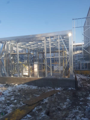 Montage structure métallique pour une maison à étages à Bucarest thumbnail