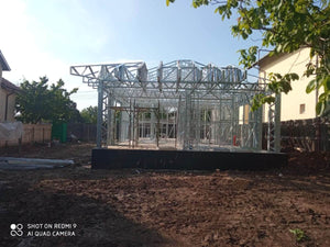 Montage de la structure métallique du toit pour une maison de plain-pied à Ilfov thumbnail