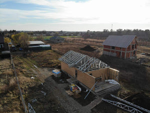 Montage de la structure métallique de la maison et revêtement extérieur en OSB de 15 mm thumbnail