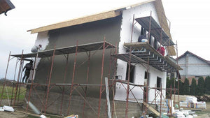 Montage structure métallique et revêtement extérieur en OSB et polystyrène expansé à Pitesti thumbnail