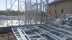 Montage de la structure métallique légère pour un projet de maison de 260 mètres carrés thumbnail