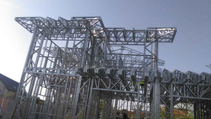 Montage de la structure métallique légère pour un projet de maison de 260 mètres carrés thumbnail