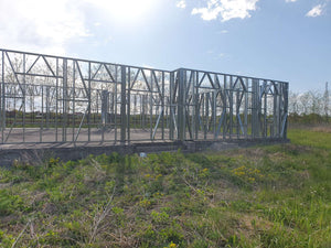 Montage de la structure métallique des murs pour une maison de 320 mètres carrés à Snagov thumbnail