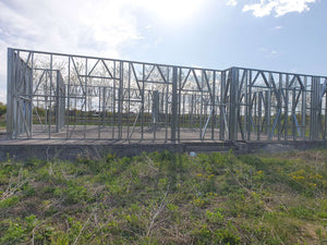 Montage de la structure métallique des murs pour une maison de 320 mètres carrés à Snagov thumbnail