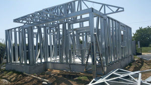 Montage d'une maison de plain-pied sur structure métallique de 96 mètres carrés à Magurele thumbnail