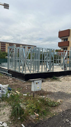 Montage rez-de-chaussée structure métallique légère projet maison rez-de-chaussée et 1er étage thumbnail