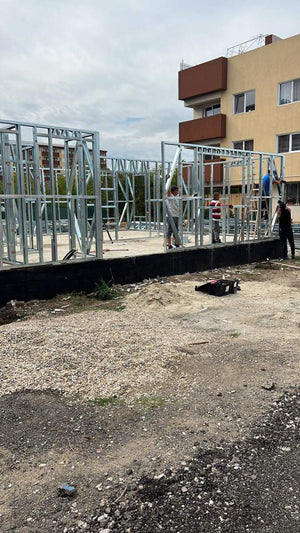 Montage rez-de-chaussée structure métallique légère projet maison rez-de-chaussée et 1er étage thumbnail