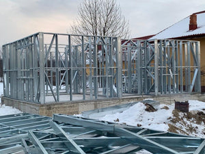 Montage du rez-de-chaussée et de l'escalier intérieur pour une maison à étages à Ilfov thumbnail