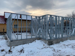 Montage du rez-de-chaussée et de l'escalier intérieur pour une maison à étages à Ilfov thumbnail