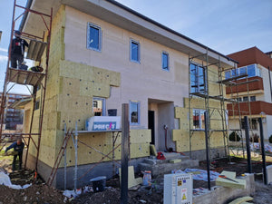 Installation de menuiseries et isolation thermique extérieure en laine de roche pour la maison thumbnail