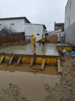 Dalle de fondation coulée mécaniquement pour une maison à étages à Bucarest thumbnail