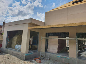 Revêtement extérieur en fibrociment pour un projet de maison de 191 mètres carrés à Sibiu thumbnail