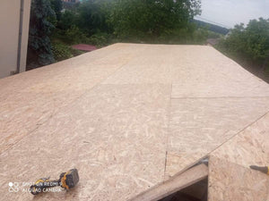 Revêtement des fermes du toit avec OSB de 20 mm pour une maison métallique de plain-pied à Ilfov thumbnail