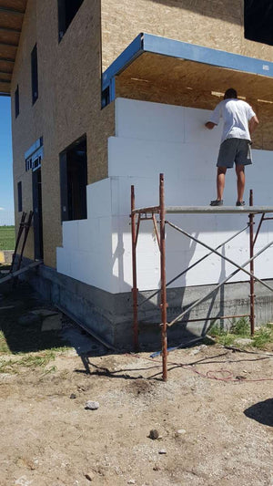 Projet de système d'isolation thermique pour une maison en structure métallique à Domnesti thumbnail