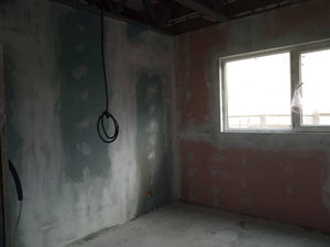 Revêtement intérieur en plaques de plâtre résistant au feu et à l'acoustique pour une halle métallique thumbnail