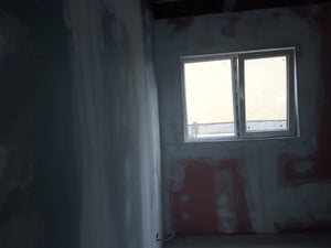 Revêtement intérieur en plaques de plâtre résistant au feu et à l'acoustique pour une halle métallique thumbnail