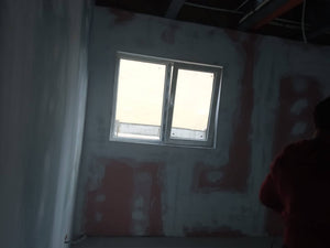 Revêtement intérieur en plaques de plâtre résistant au feu et à l'acoustique pour une halle métallique thumbnail