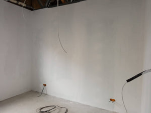 Revêtement intérieur en plaques de plâtre résistant au feu et à l'acoustique pour une halle métallique thumbnail