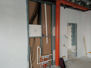 Revêtement intérieur en plaques de plâtre résistant au feu et à l'acoustique pour une halle métallique thumbnail