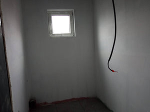 Revêtement intérieur en plaques de plâtre résistant au feu et à l'acoustique pour une halle métallique thumbnail
