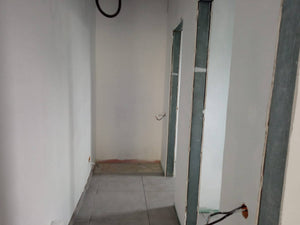 Revêtement intérieur en plaques de plâtre résistant au feu et à l'acoustique pour une halle métallique thumbnail