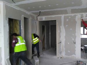 Revêtement intérieur et extérieur en OSB, installation de plaques de plâtre pour un projet de maison de 191 mètres carrés thumbnail