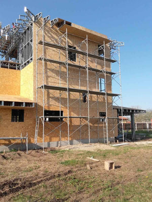 Revêtement intérieur et extérieur en OSB pour un projet de maison de 294 mètres carrés thumbnail