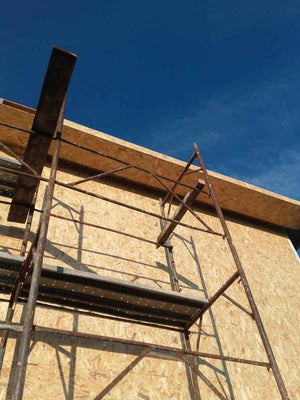 Revêtement intérieur et extérieur en OSB pour un projet de maison de 294 mètres carrés thumbnail