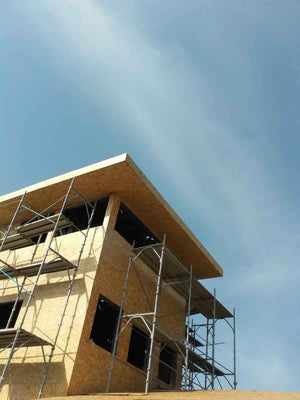 Revêtement intérieur et extérieur en OSB pour un projet de maison de 294 mètres carrés thumbnail