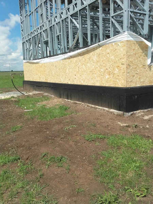 Revêtement des murs et du toit en OSB de 15 mm pour un modèle de maison de 250 mètres carrés thumbnail