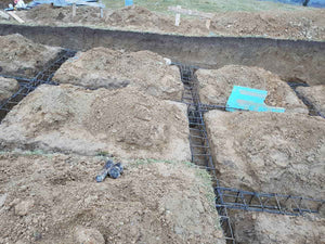 Plantation de poutres dans la tranchée pour un projet de restaurant de 620 mètres carrés dans le département de Brasov thumbnail
