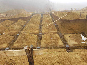 Plantation de poutres dans la tranchée pour un projet de restaurant de 620 mètres carrés dans le département de Brasov thumbnail