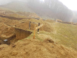 Plantation de poutres dans la tranchée pour un projet de restaurant de 620 mètres carrés dans le département de Brasov thumbnail