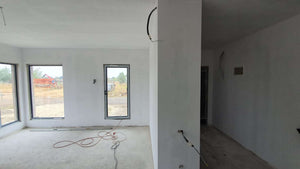 Application d'une couche d'apprêt et de vinarom pour le projet d'une maison de 190 mètres carrés thumbnail