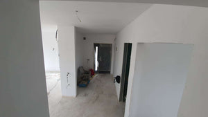 Application d'une couche d'apprêt et de vinarom pour le projet d'une maison de 190 mètres carrés thumbnail