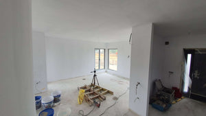 Application d'une couche d'apprêt et de vinarom pour le projet d'une maison de 190 mètres carrés thumbnail