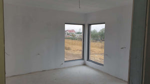 Application d'une couche d'apprêt et de vinarom pour le projet d'une maison de 190 mètres carrés thumbnail