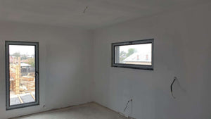 Application d'une couche d'apprêt et de vinarom pour le projet d'une maison de 190 mètres carrés thumbnail