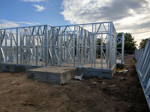 Projet de maison à Braila de 120 mètres carrés, montage de la structure des murs thumbnail
