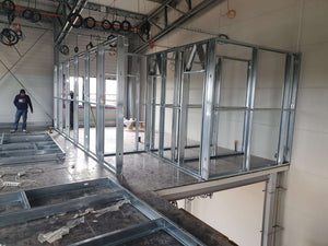 Projet d'aménagement intérieur de bureaux de 600 mètres carrés pour un entrepôt de 2000 mètres carrés thumbnail