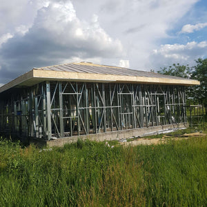 Projet de maison à Snagov de 320 mètres carrés, installation d'OSB pour le toit thumbnail