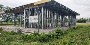 Projet de maison à Snagov de 320 mètres carrés, installation d'OSB pour le toit thumbnail