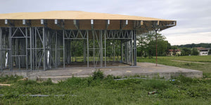 Projet de maison à Snagov de 320 mètres carrés, installation d'OSB pour le toit thumbnail